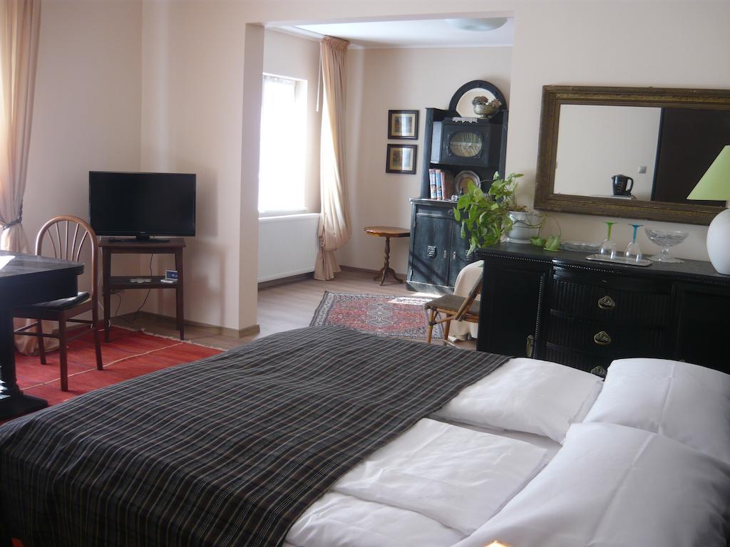 Hotel Mandula Haz Veszprém Zimmer foto