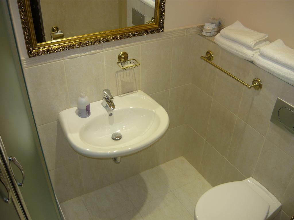 Hotel Mandula Haz Veszprém Zimmer foto